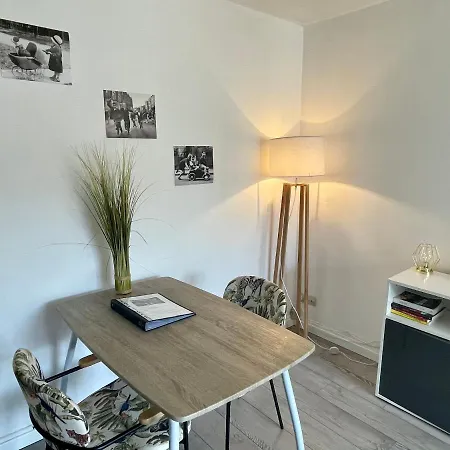 Entier - Centre - 30 M2 - Calme - Cour Interieure Securise Velos - 50m Du Marche De Daire *