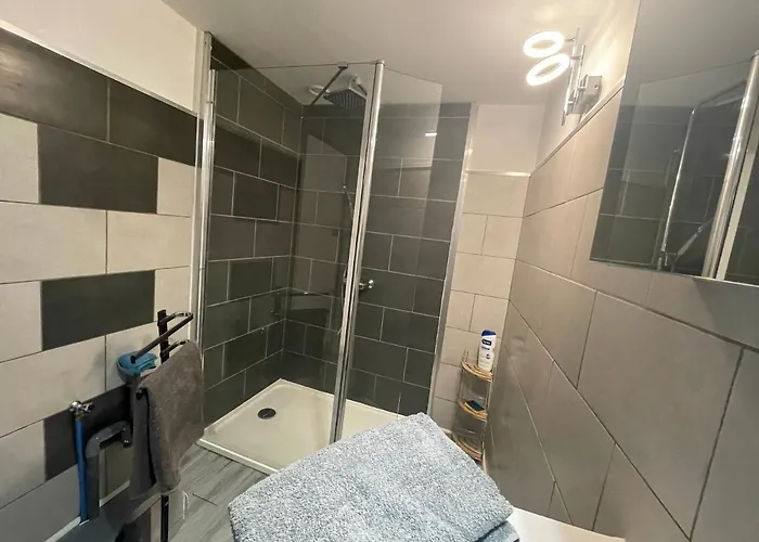 Entier - Centre - 30 M2 - Calme - Cour Interieure Securise Velos - 50m Du Marche De * مْواساك