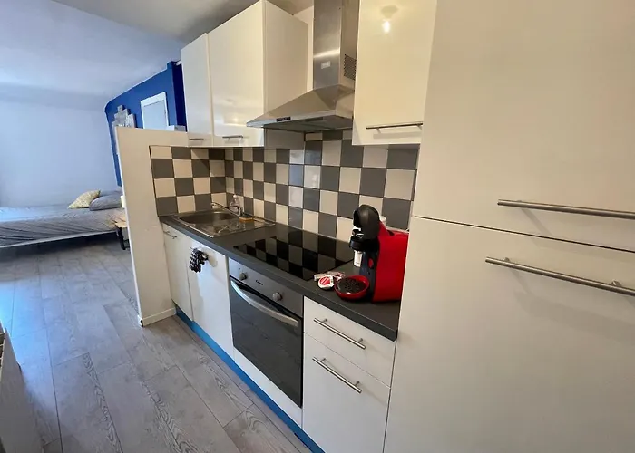 Entier - Centre - 30 M2 - Calme - Cour Interieure Securise Velos - 50m Du Marche De *