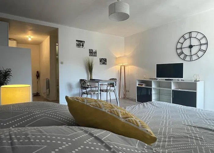 Entier - Centre - 30 M2 - Calme - Cour Interieure Securise Velos - 50m Du Marche De *